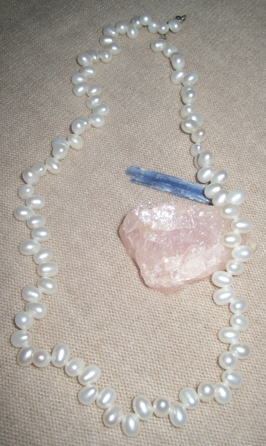 White Freshwater Pearls Zig-Zag Necklace