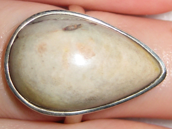 White with Hints of Green Jasper Agate Ring size 5.5