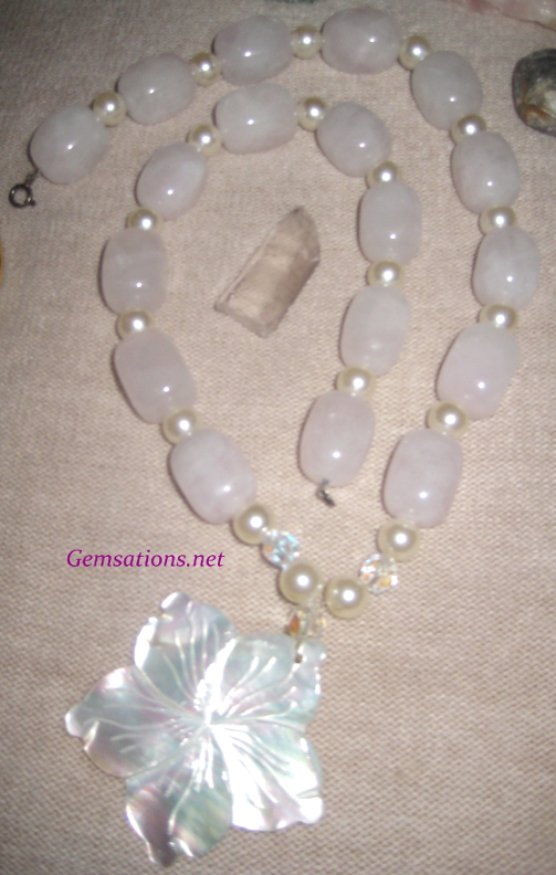 Natural Rose Quartz and Mother of Pearl Flower Beaded Necklace
