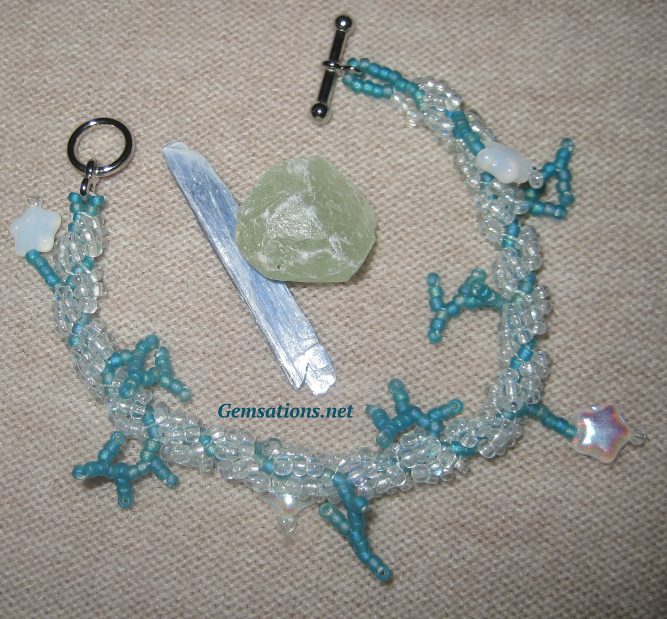 Ocean Inspired Green Glass and Stars Beaded Bracelet