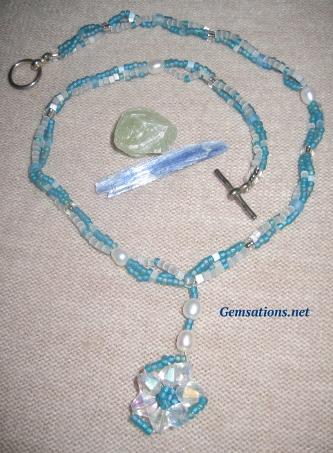 Aqua Green Glass, Faceted Glass and Pearls Necklace