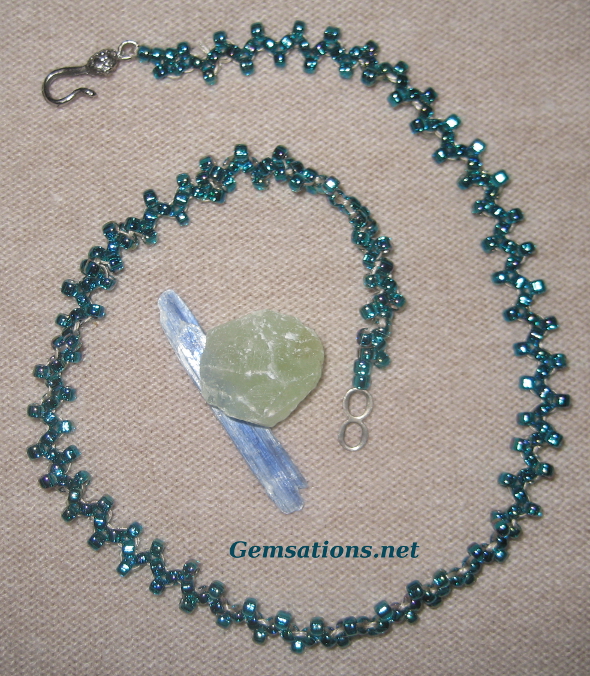 Hand Woven Twisting Shining Sea Green Glass Beads Choker